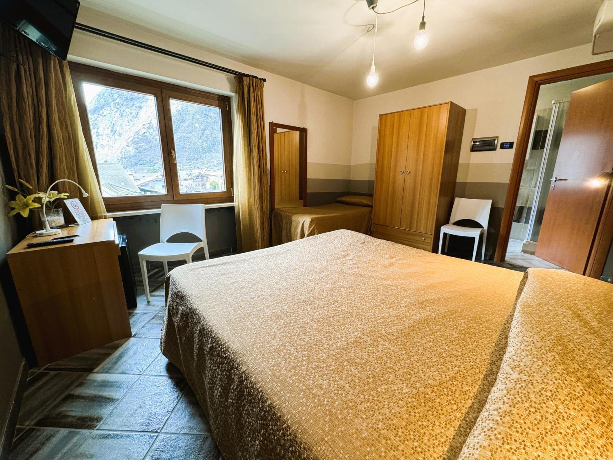 Hotel&Restaurant Armanac De Toubie 아르나드 외부 사진
