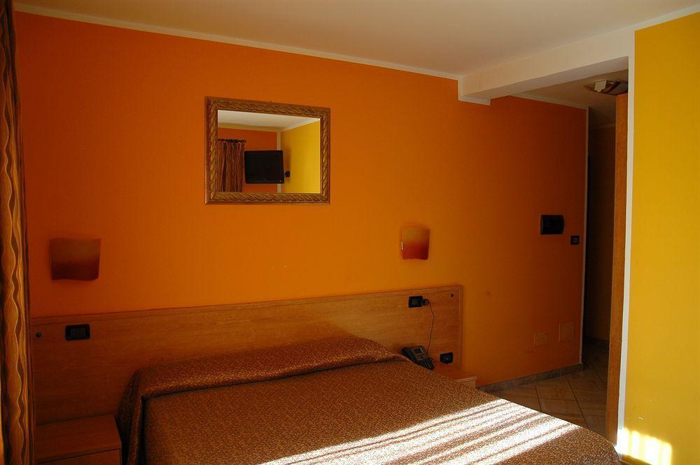 Hotel&Restaurant Armanac De Toubie 아르나드 외부 사진